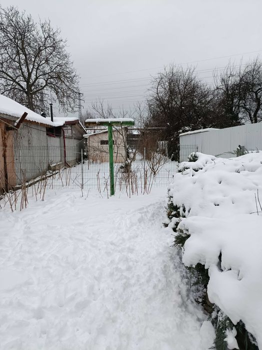 Продаеться 2-х поверховий напівособняк по вул.Карпатської України