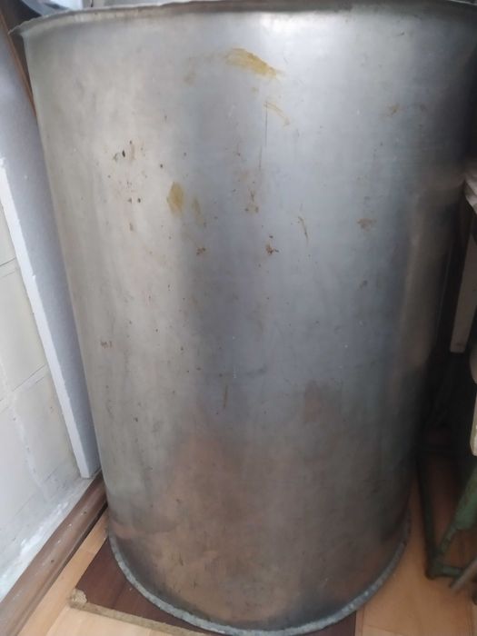 Продам бак из нержавейки 50 литров.