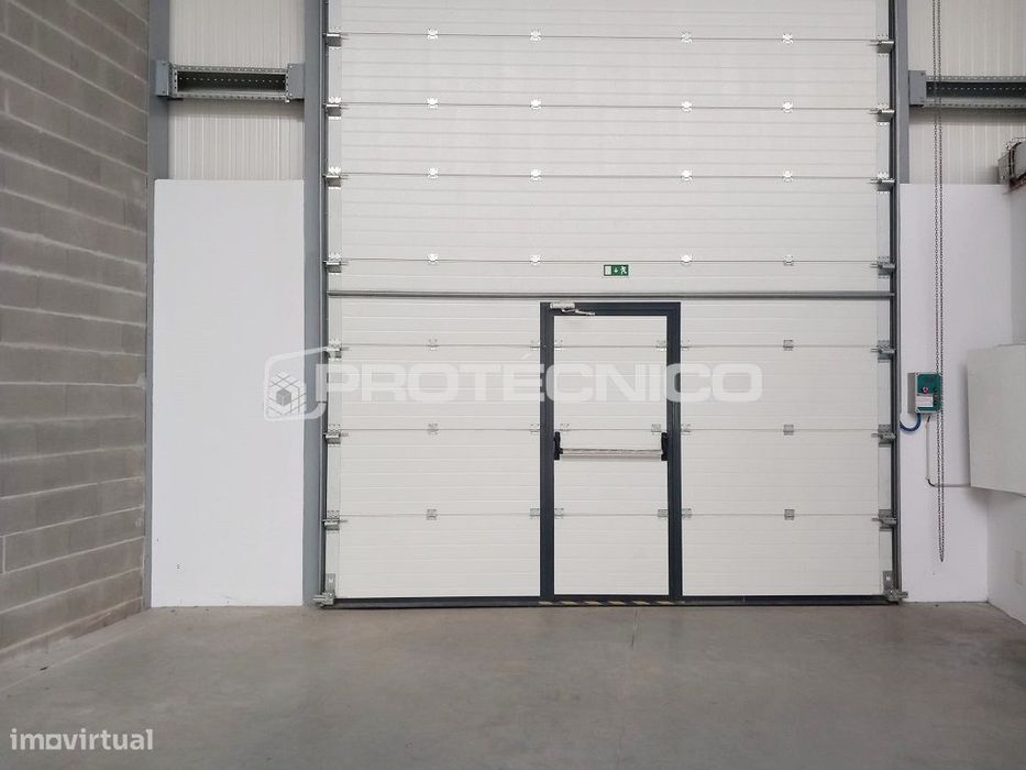 Armazém c/ 450m2 – Z. I. Cacia