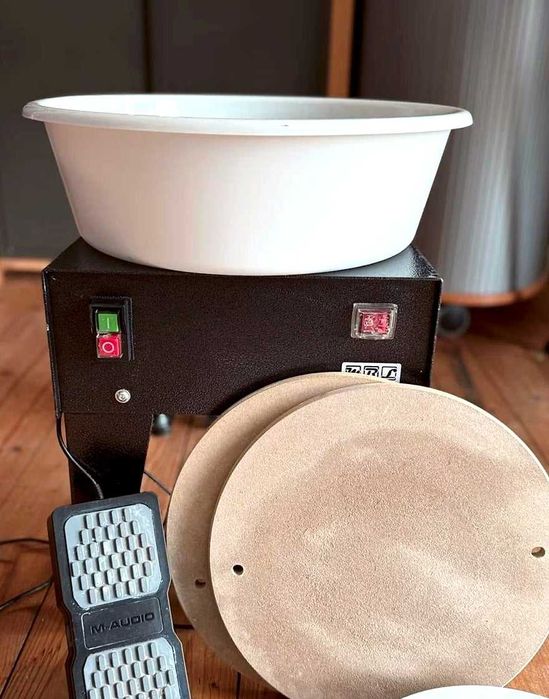 Lindemann ETS 300-6 koło garncarskie + akcesoria