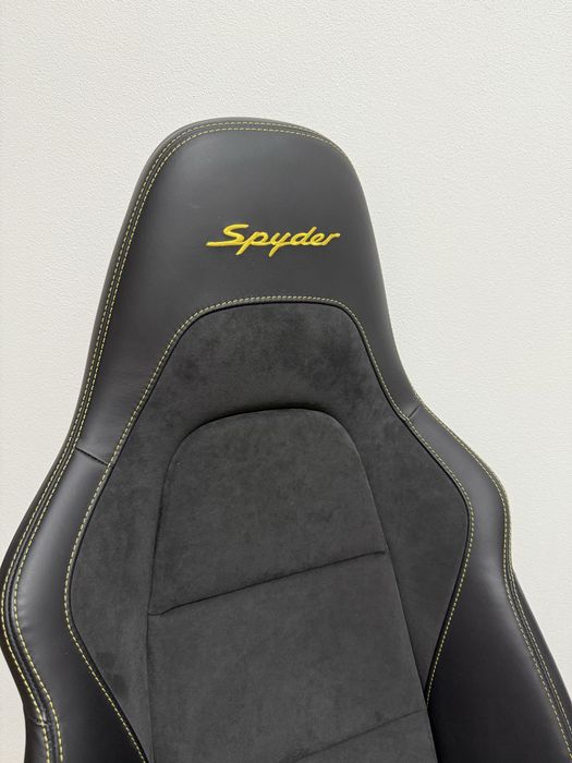Porsche 718 Spider fotele