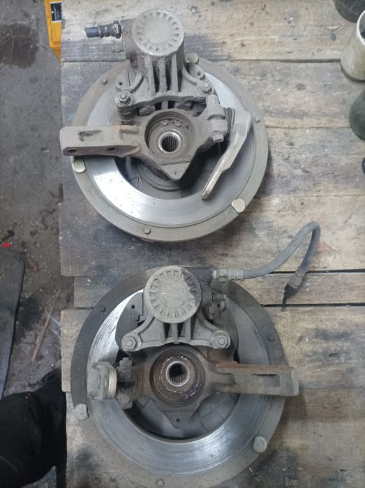 Ступицы Таврия  стойки пер,зад б/у