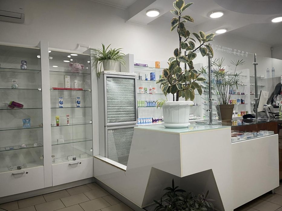 Меблі для Аптеки, Вітрини