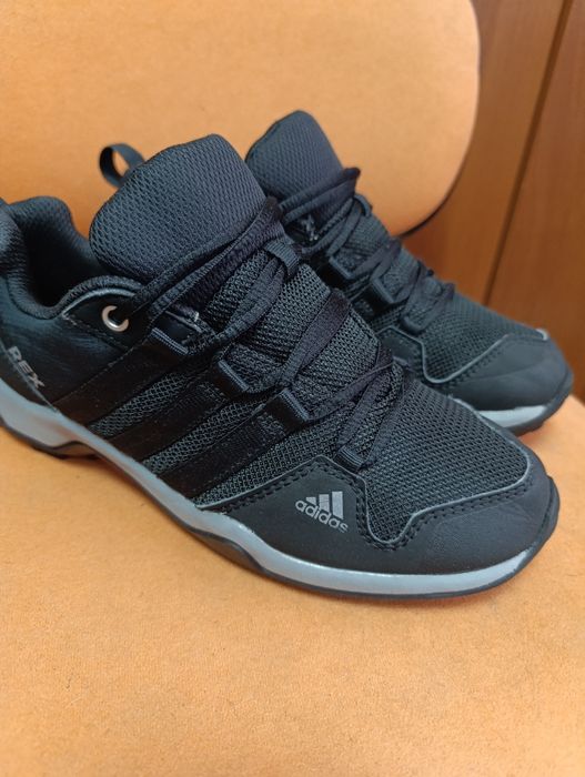Кроссовки Adidas TEEREX Оригинал!!