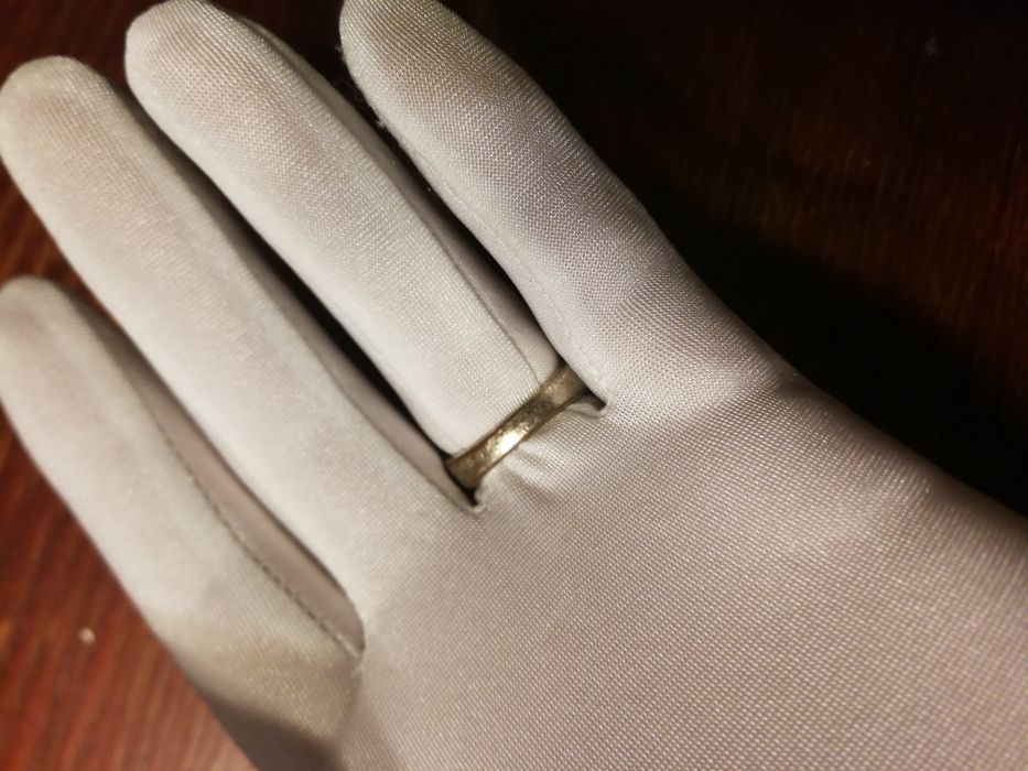 Elegancki pierścień