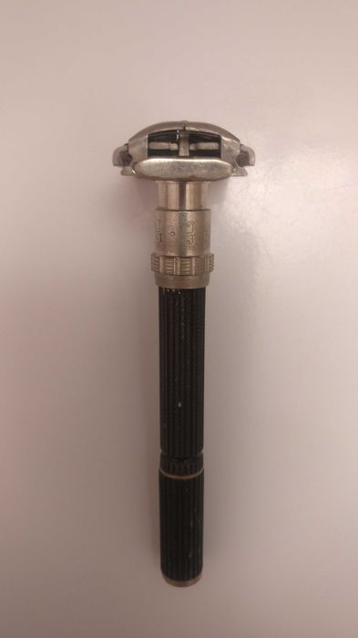 Станок Gillette (безпечна бритва / безопасная бритва).