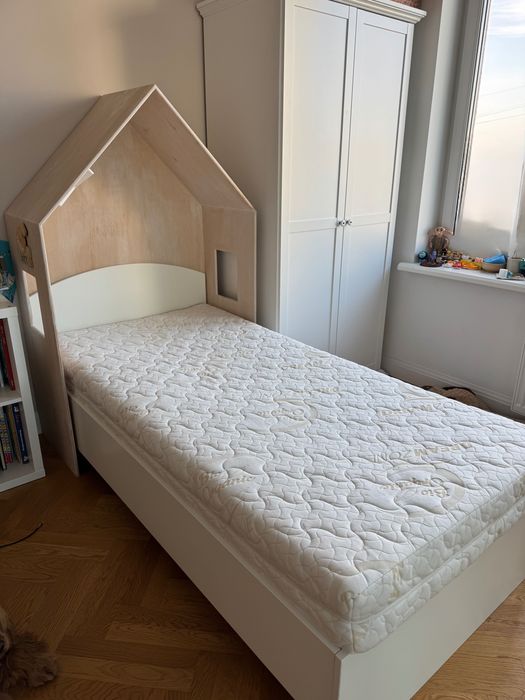 Дитяче ліжко-будиночок 200×90 см (з матрацом і світильником)