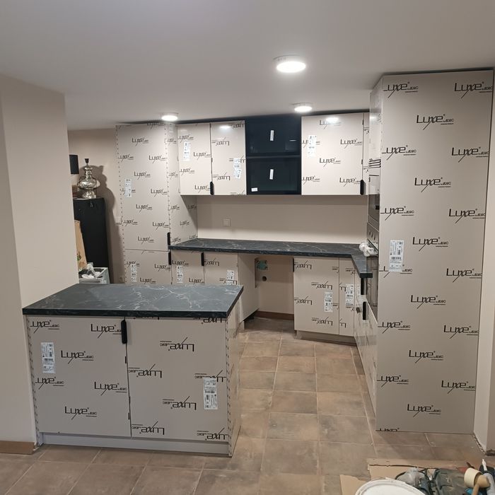 Montagem de móveis IKEA, LEROY MERLIN, JOM.