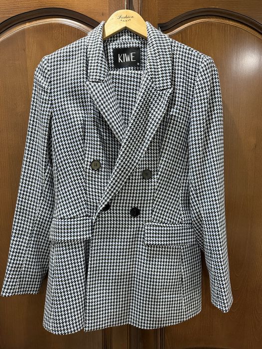 Класичний костюм