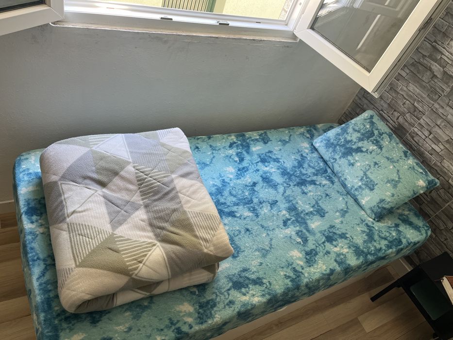 Vendo Cama de Solteiro com Colchão e Baú novos