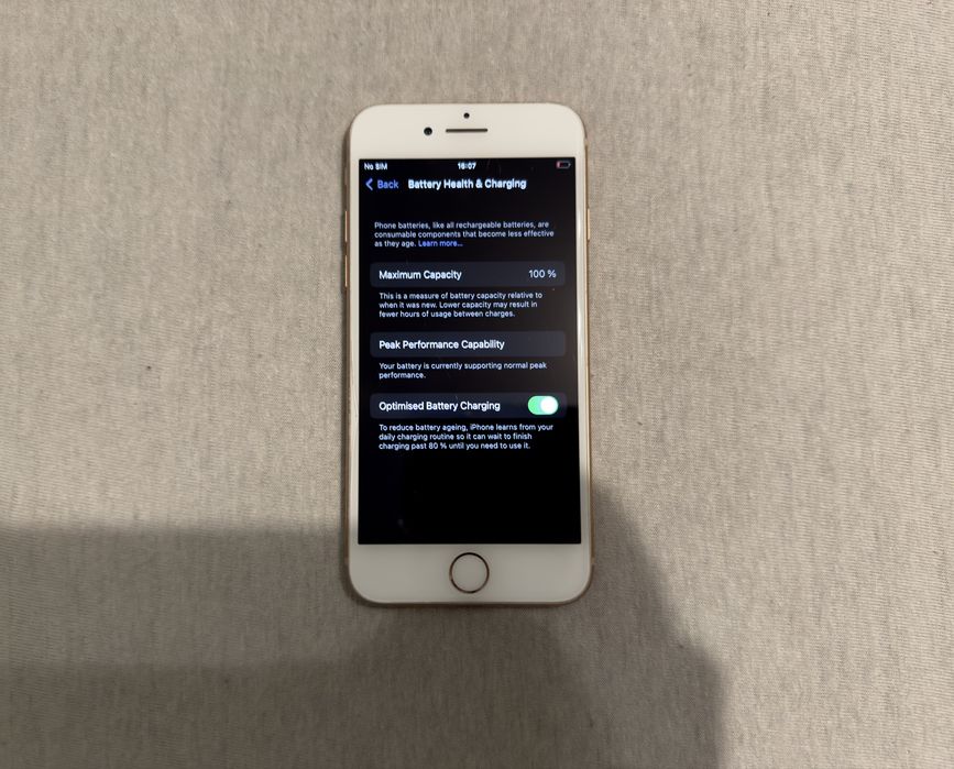 Iphone 8 /64 GB/ 100% kondycji baterii/ Super stan