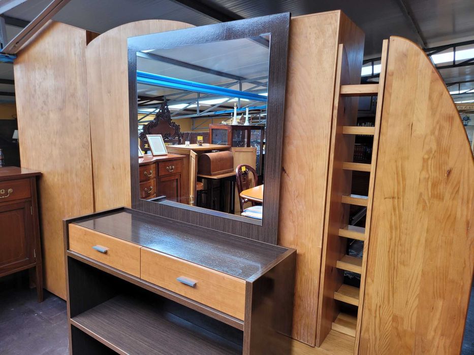 Consola com espelho - Bom estado geral