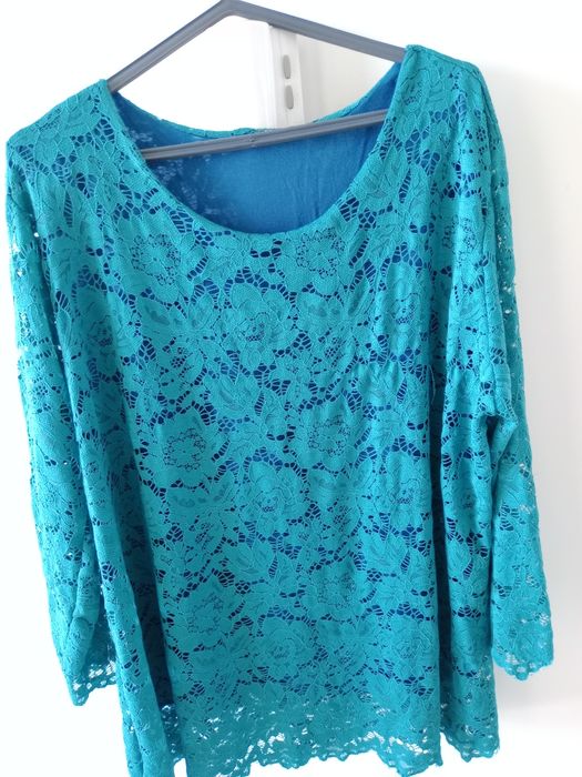 Vendo  túnica  em  tom  de  verde  toda  rentada  tamanho  XL