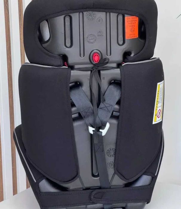Автокрісло 9-36 кг з 1 до 12 років універсальне з бустером