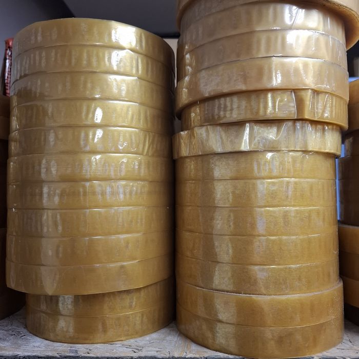 Taśma pakowa 25mm x900 m  wąsoa duża rolka