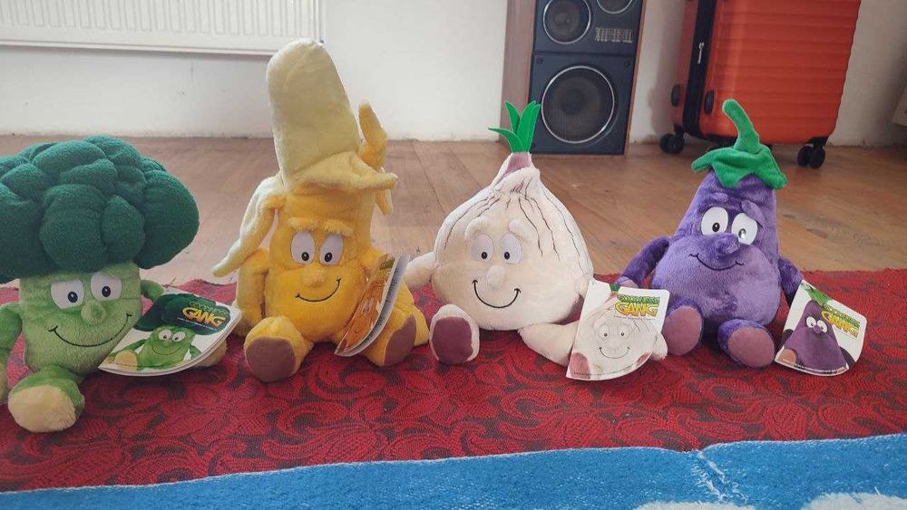 Нові м'які іграшки (овочі та фрукти)