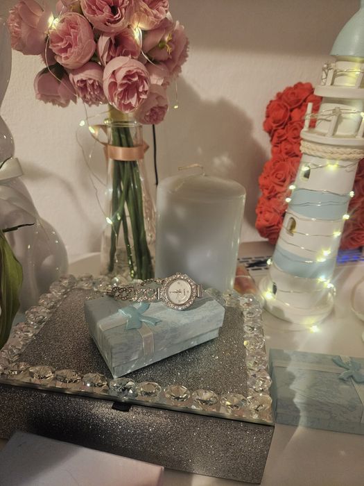 Nowe damskie zegarki I bransoletki