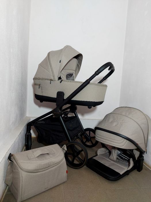 Коляска CARRELLO EPICA 2025 надлегка с термолюлькою