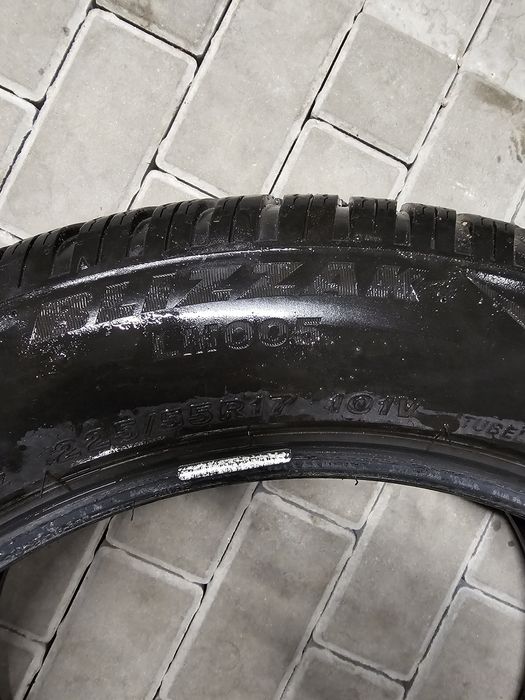 Brigstone blizzak lm005, 225 55 r17 2 szt.