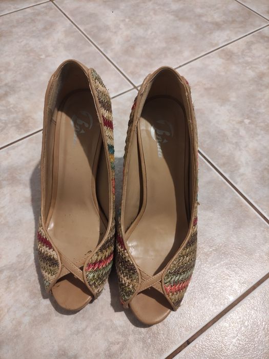 Piękne buty Bata nr 37