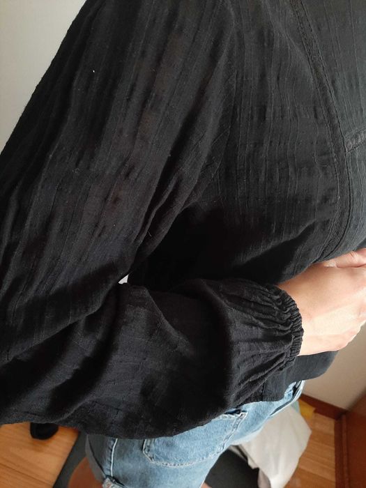 Camisola com pormenor de bordado inglês