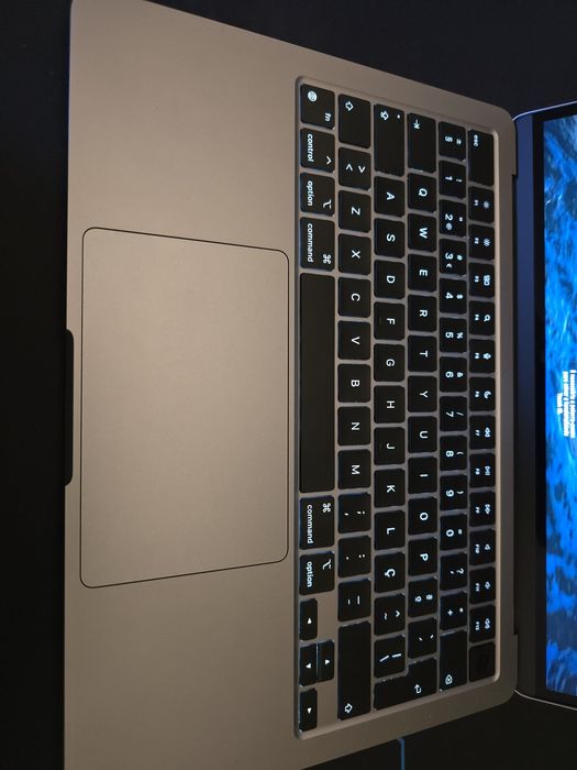 Macbook Air M3 16GB 2025 C/Garantia