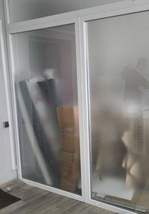 Скляна офісна перегородка з дверима