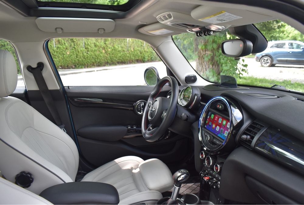 MINI Cooper S F55 2018