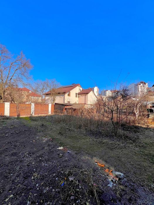 ТЕРМІНОВО 2-кімнатна квартира в напівособняку з земельною ділянкою