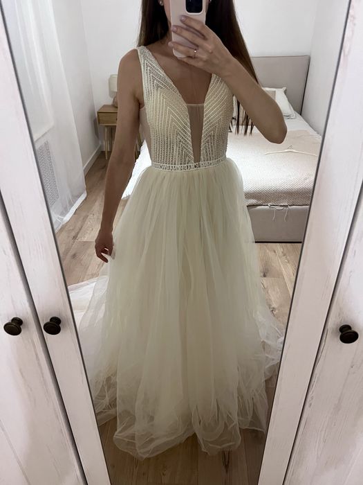 Весільна сукня