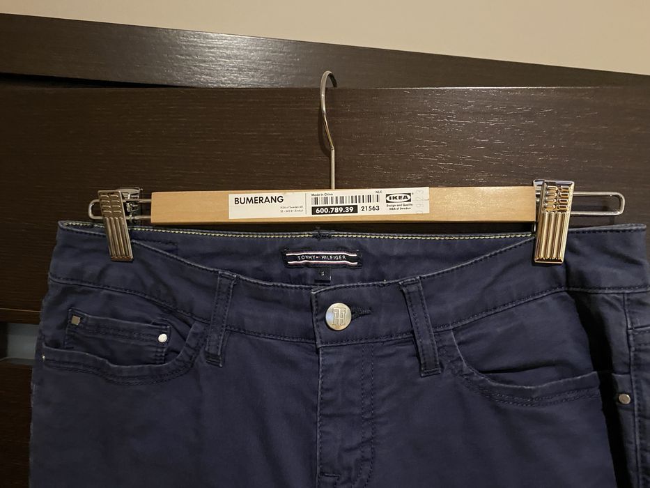 Spodnie damskie granatowe Tommy Hilfiger rozm4
