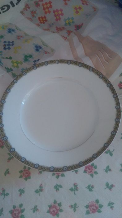 Loiças várias baratas