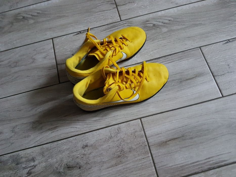 Buty halowe chłopięce
