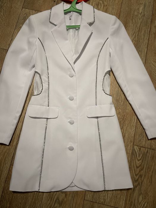 Платье пиджак белое