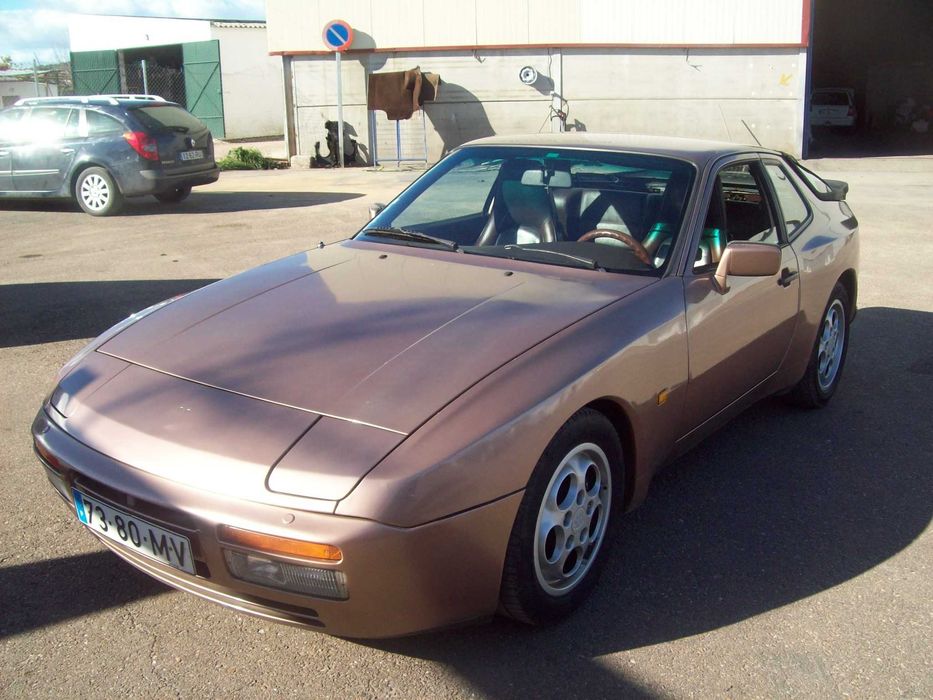 PORSCHE 944 Turbo