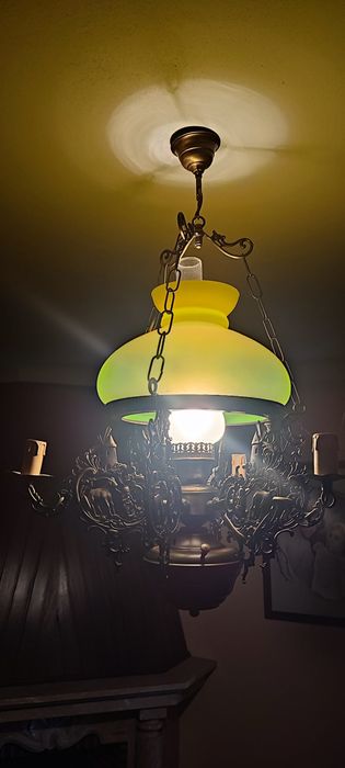 Candeeiros de sala lindos de bronze em óptimo estado