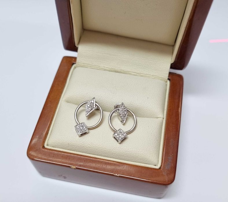 boskie złote kolczykiI Z BIAŁEGO ZŁOTA 2,12 G 585 Z BRYLANTAMI