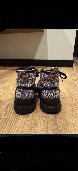 Черевики primark для дівчинки розмір 27.