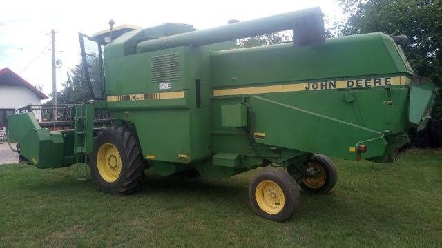 Kombajn zbożowy John Deere 1055