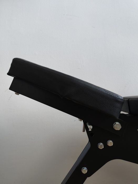 Praktycznie nowa ławeczka do ćwiczeń