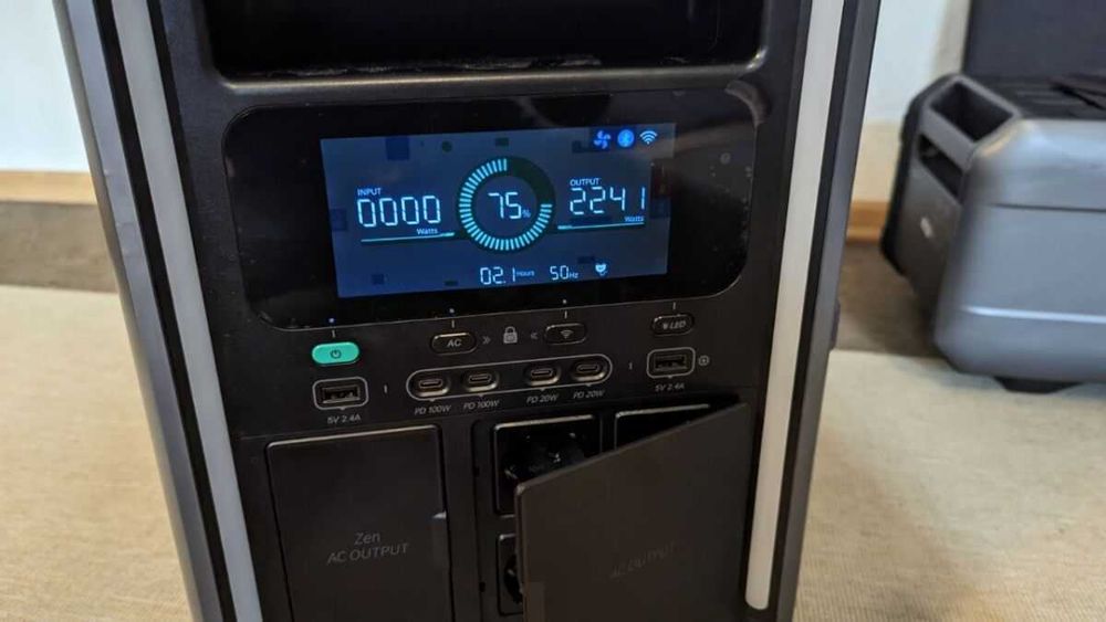 Зарядна станція Zendure SuperBase V6400 з додатковою батареєю