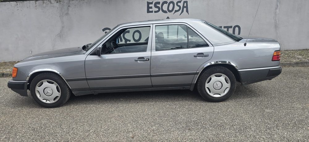 Mercedes benz 260E w124