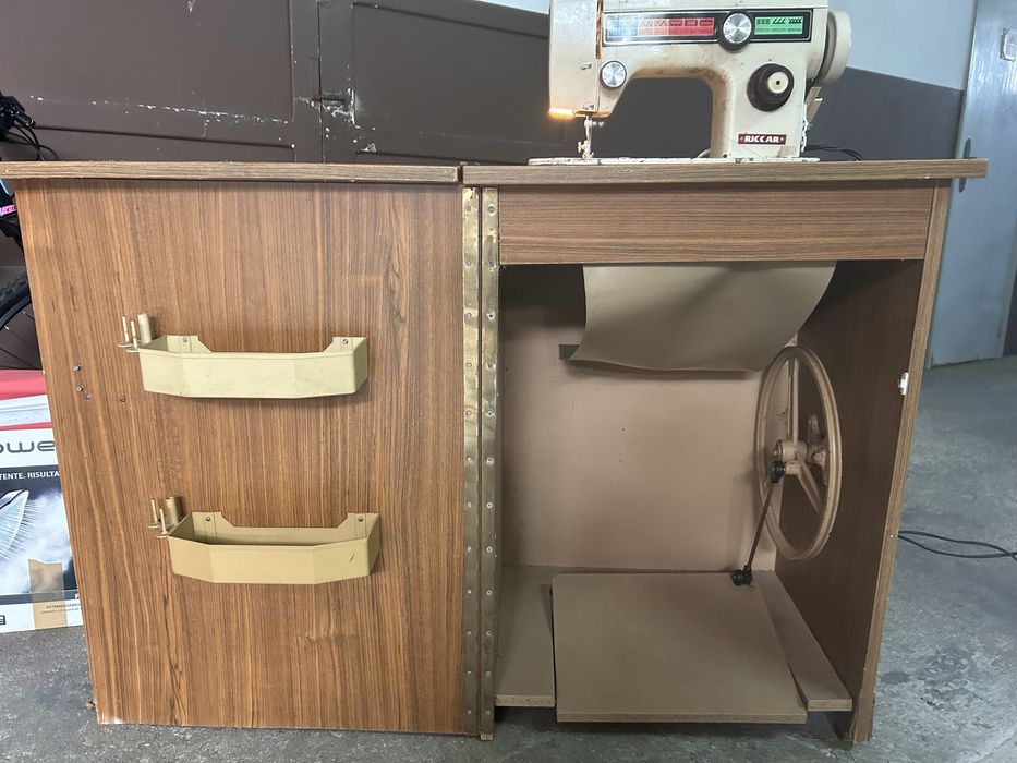 Máquina de Costura RICCAR