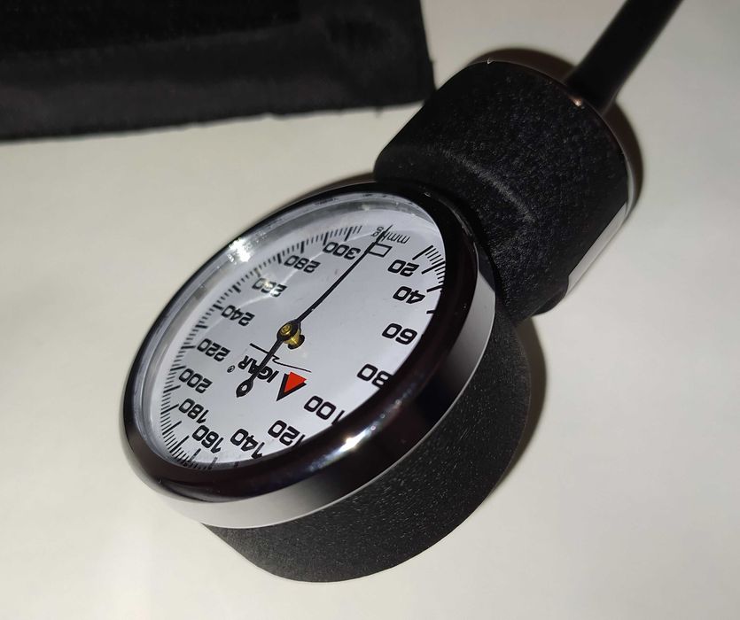 Тонометр механический. Измеритель артериального давления