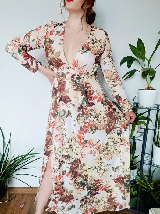 Sukienka elegancka długa maxi Prettylittlething40