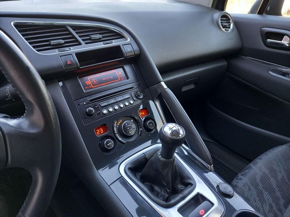 Продам машину терміново знаходиться в місті Миколаїв