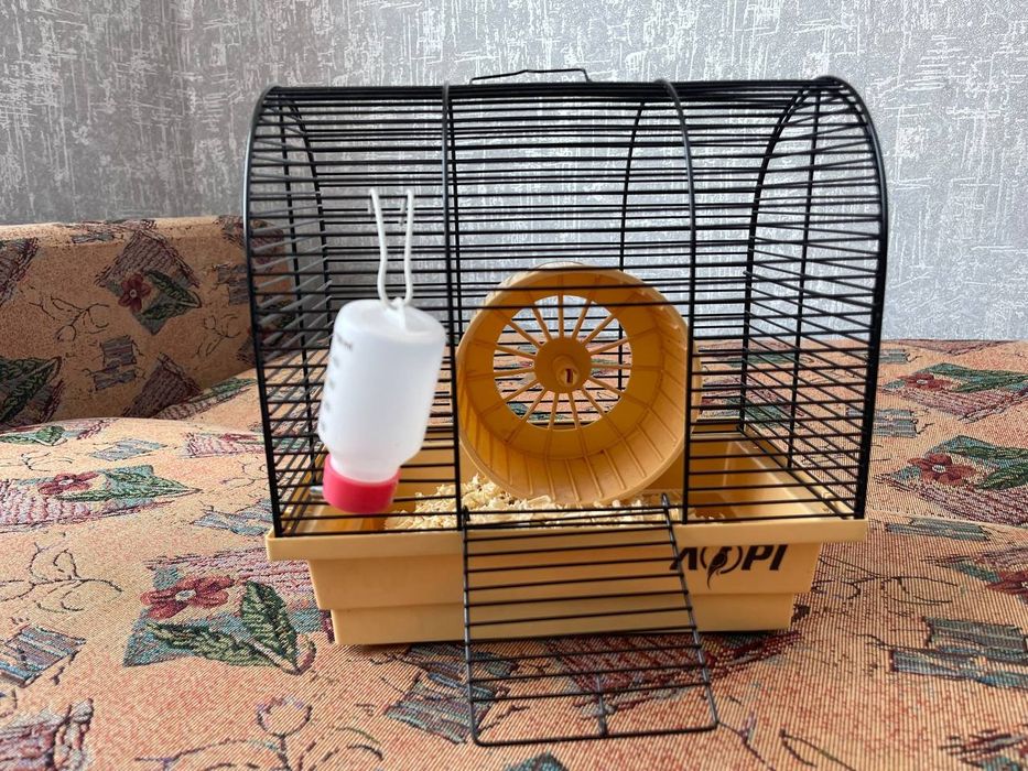 Продам клетку для хомяков