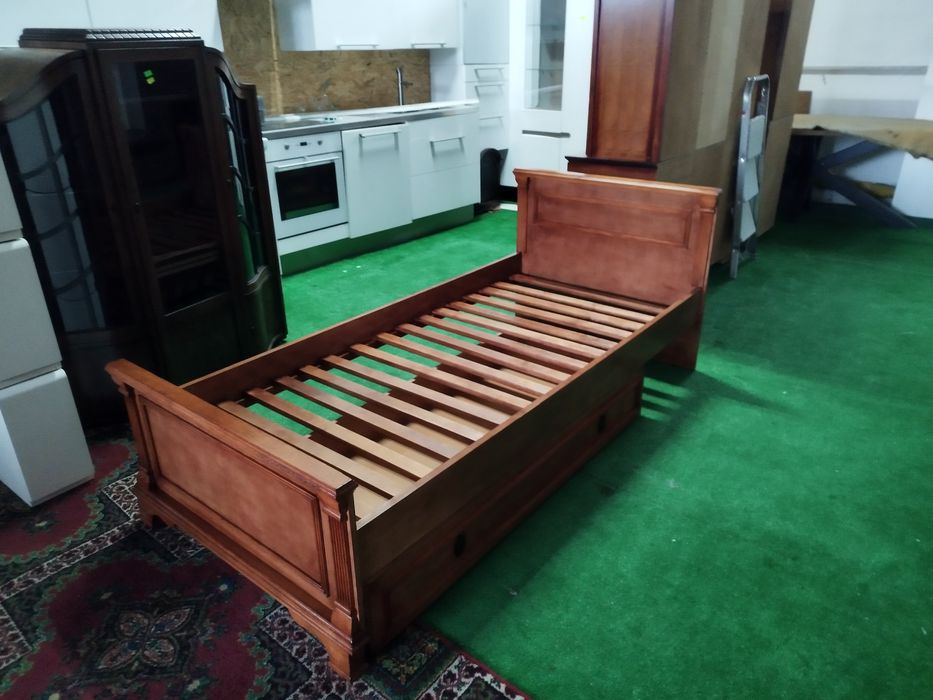 łóżko młodzieżowe drewniane z kufrem 90\200