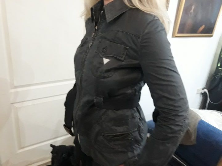 Куртка женская Guess