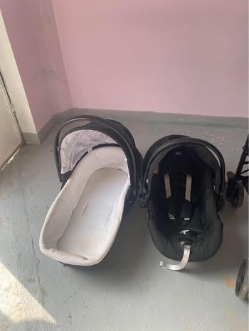 Carrinho de bébé trio da Chicco